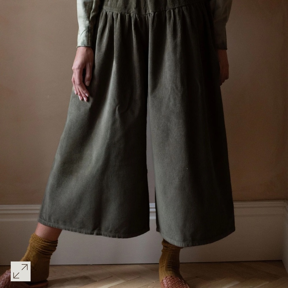 Wide Leg Corduroy Cropped Pants in Olive Green